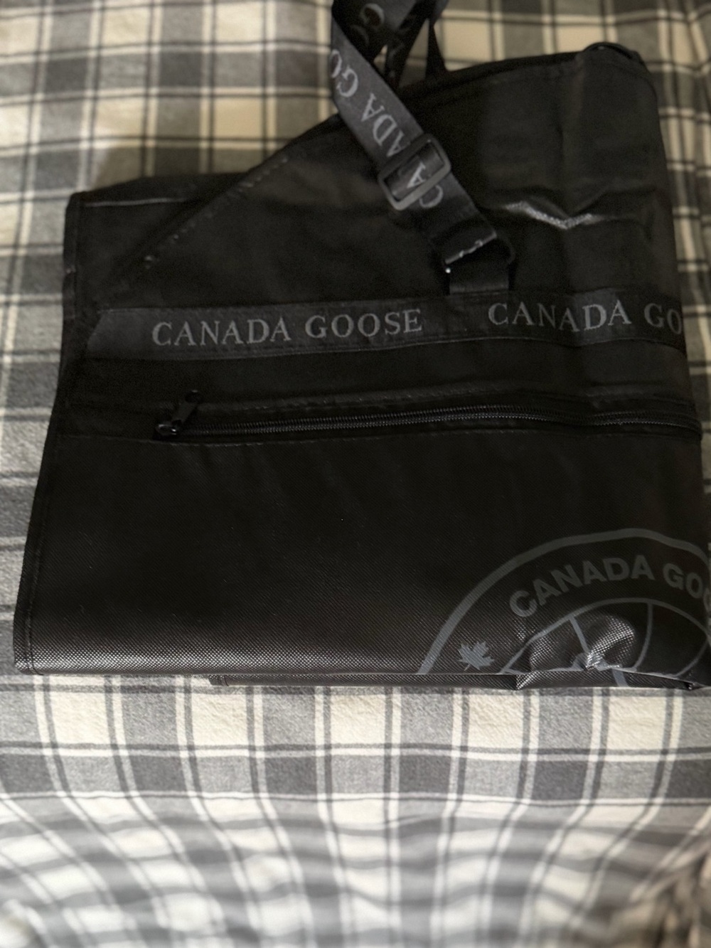 Canada Goose Clair Hooded Puffer Vest - Picture 7 of 10